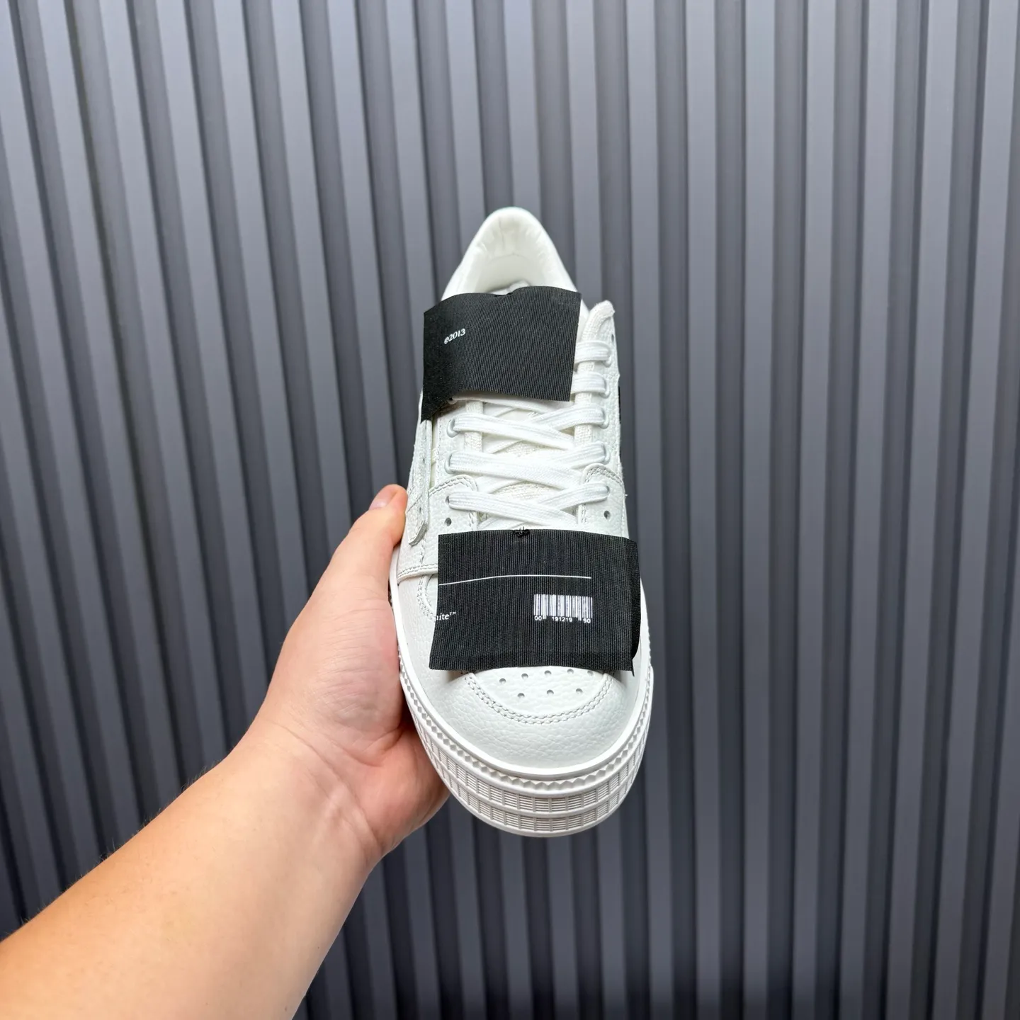 【OFF WHITE】P: 680💰Couple model👫, Size: Female 35-40. Male 39-44 (customized at 45.46) High-quality version👊 "Out of office" series original molding, original lasting, production process 1:1 original ➰OFF GRAY WHITE OW ➰ First layer of cowhide, imported skin-friendly and environmentally friendly polyester mesh, original molding, high elasticity and environmentally friendly molding pad Made with the original lasting process. The original molded rubber outsole (never yellows and deforms) has a super correct shape, bright color and strong three-dimensional effect👍. Packaging💯Full set of packaging synchronized with the official website (branded paper, certificate of quality, branded cloth bag)